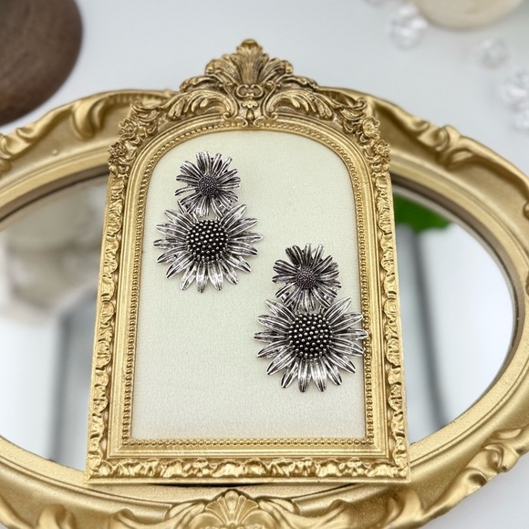Vintage-Inspired Sunflower Drop Earrings | Antique Silver-Tone Statement - Picture 6 of 11